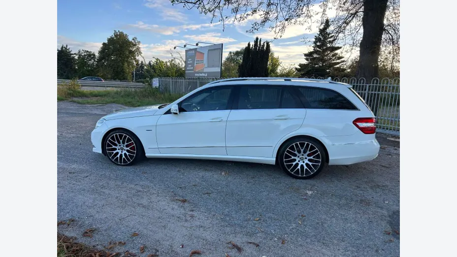 MERCEDES-BENZ E Klasa -