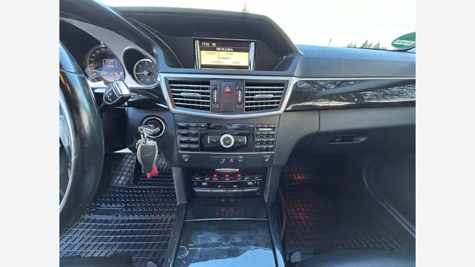 MERCEDES-BENZ E Klasa -