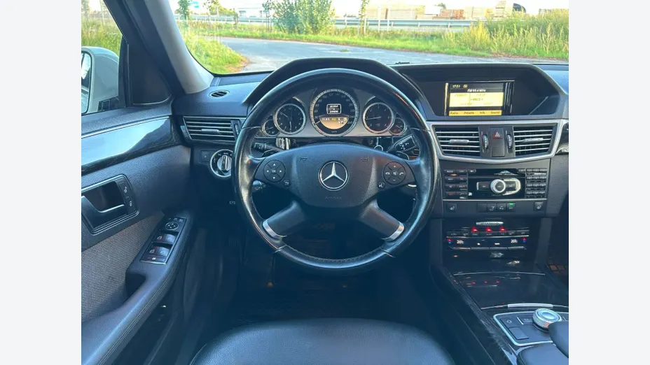 MERCEDES-BENZ E Klasa -