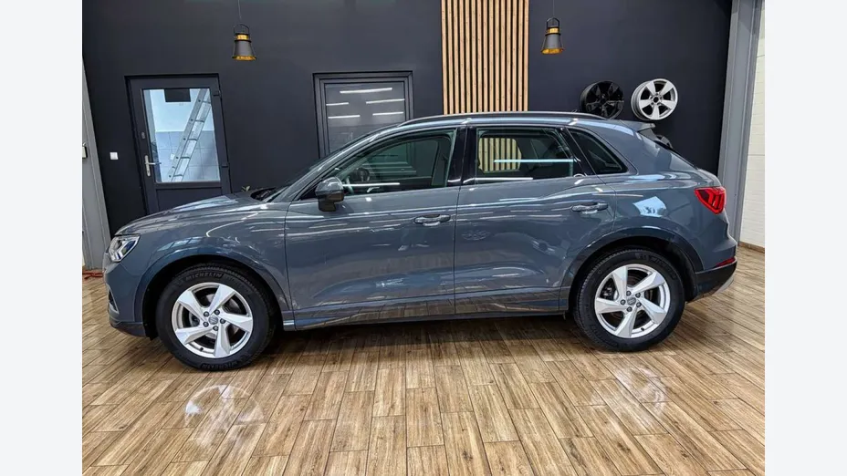 AUDI Q3 -