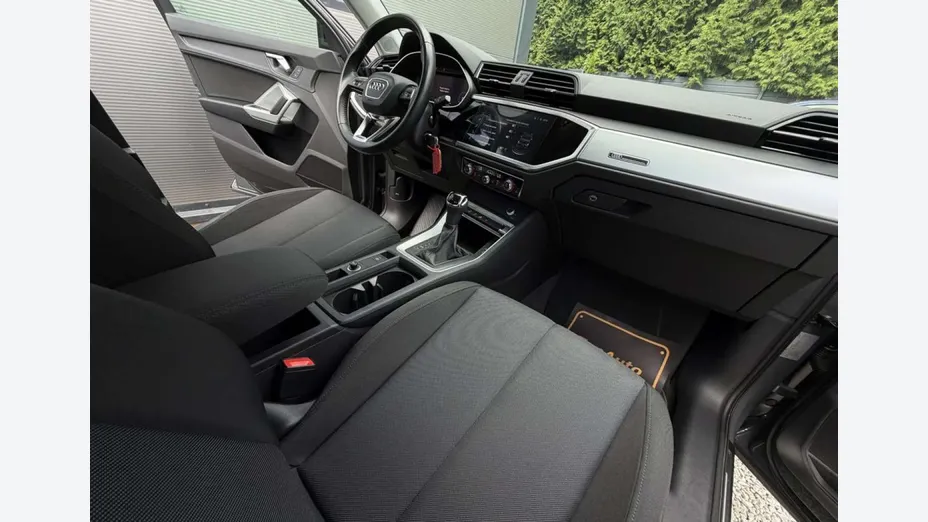 AUDI Q3 -