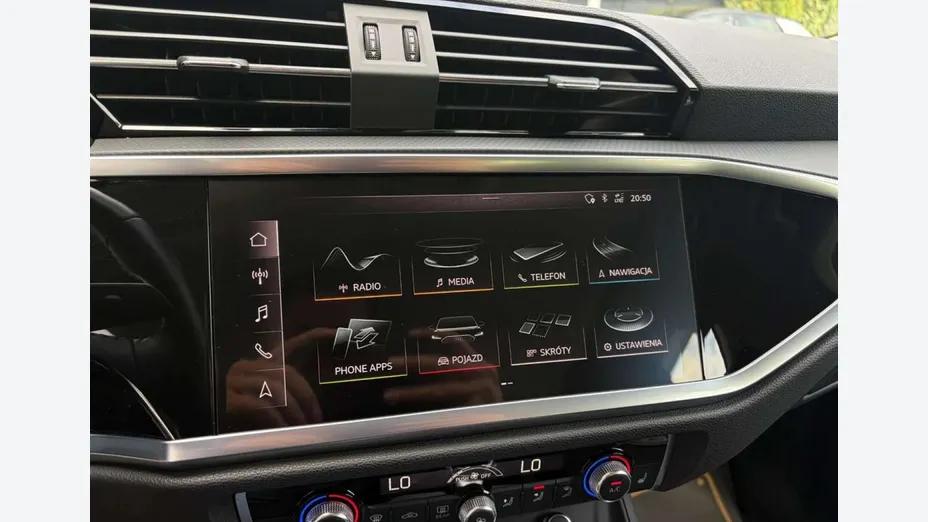 AUDI Q3 -