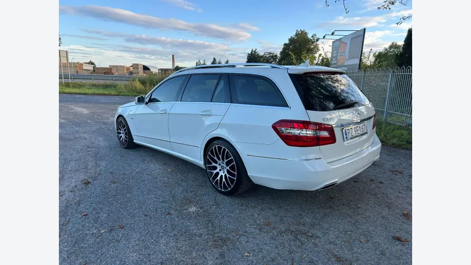 MERCEDES-BENZ E Klasa -