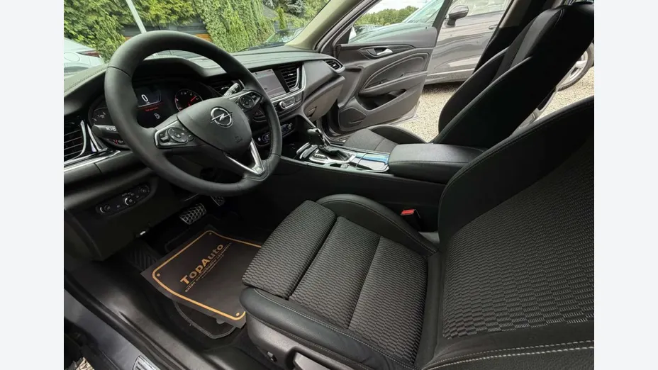 OPEL Insignia -
