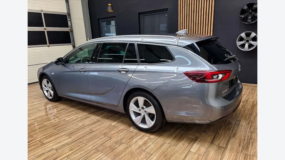 OPEL Insignia -