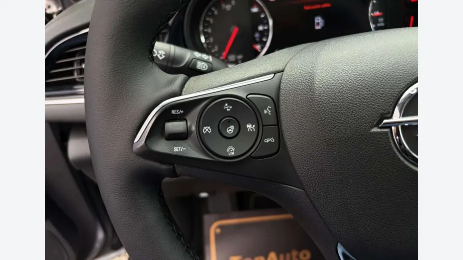 OPEL Insignia -