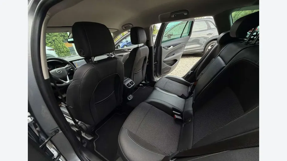 OPEL Insignia -