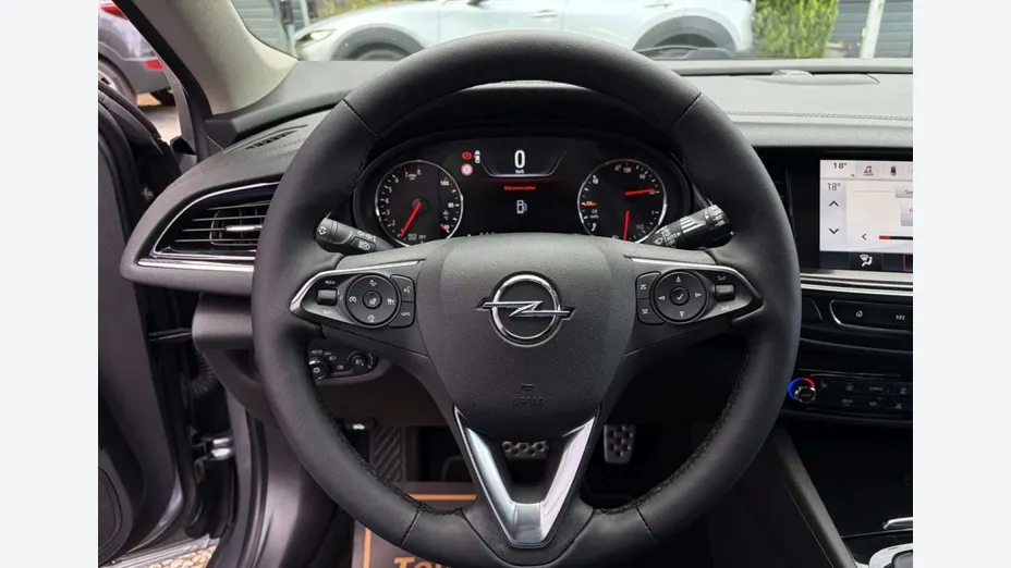 OPEL Insignia -