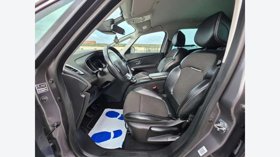 RENAULT Grand Scenic -