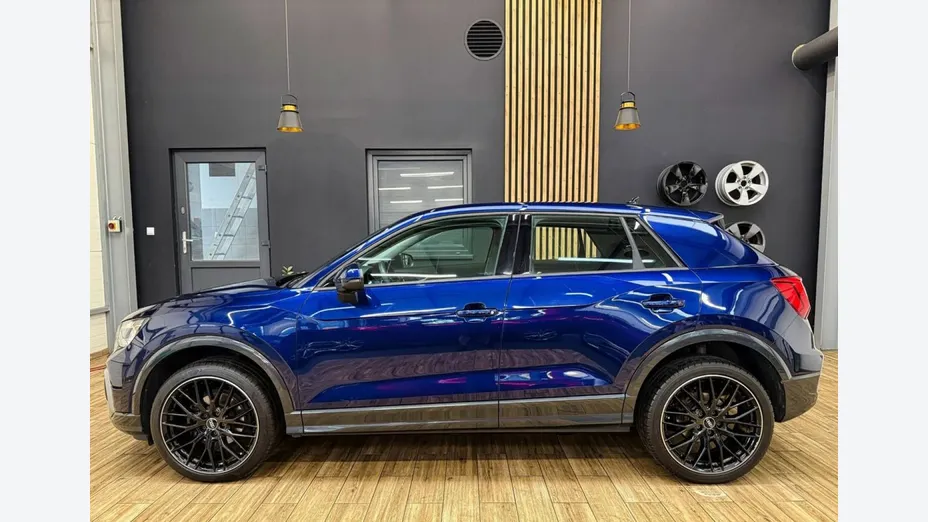 AUDI Q2 -