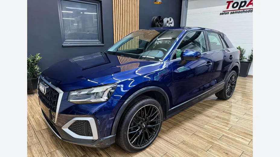 AUDI Q2 -