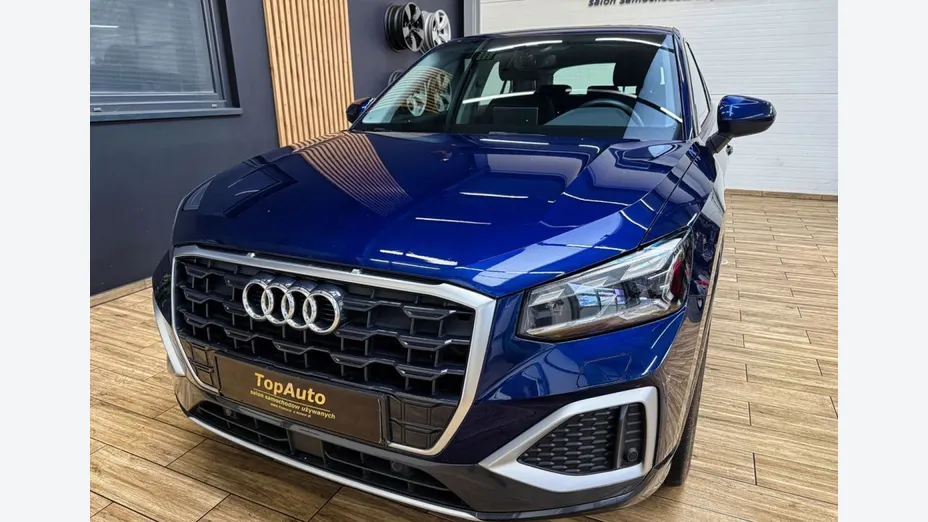 AUDI Q2 -