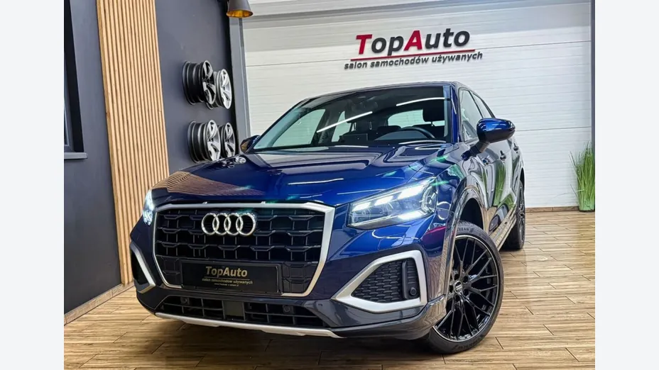 AUDI Q2 -