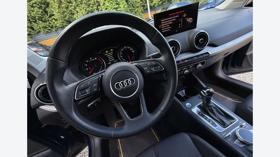 AUDI Q2 -