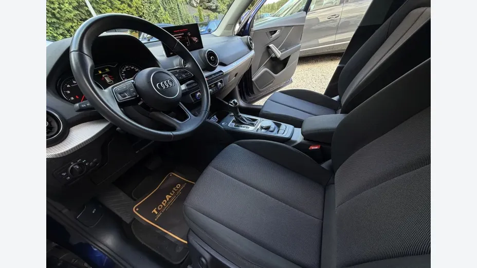 AUDI Q2 -