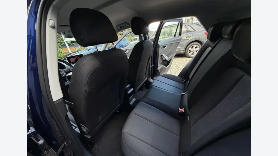 AUDI Q2 -