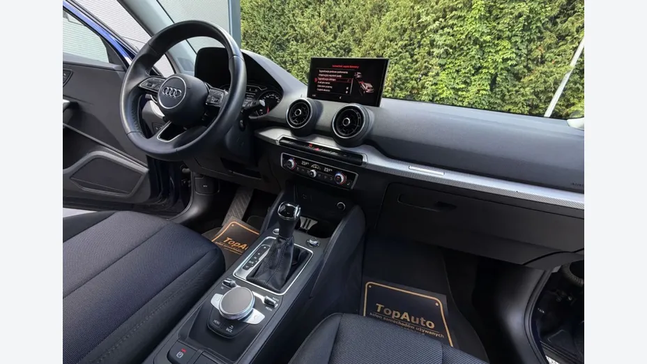 AUDI Q2 -