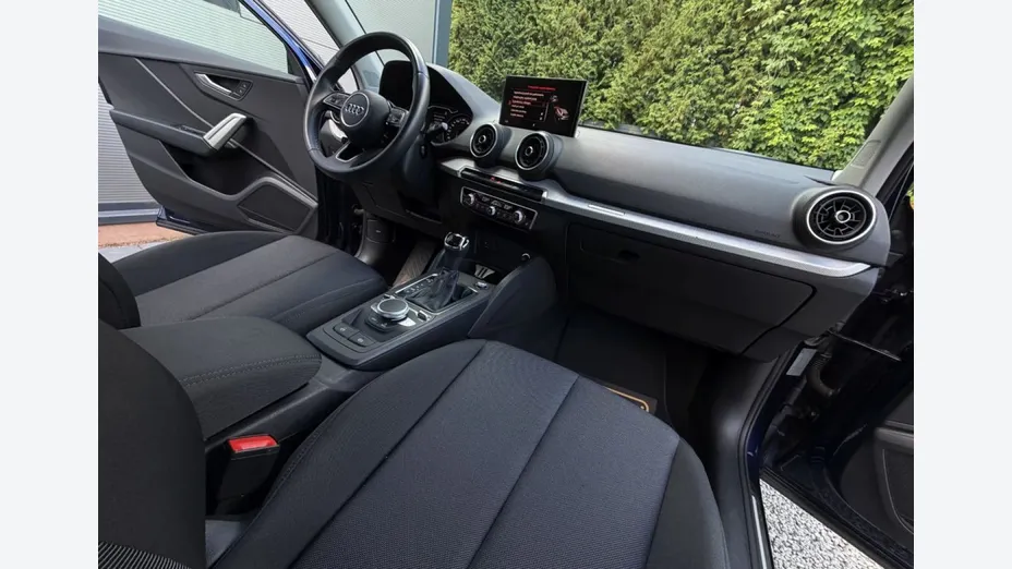 AUDI Q2 -
