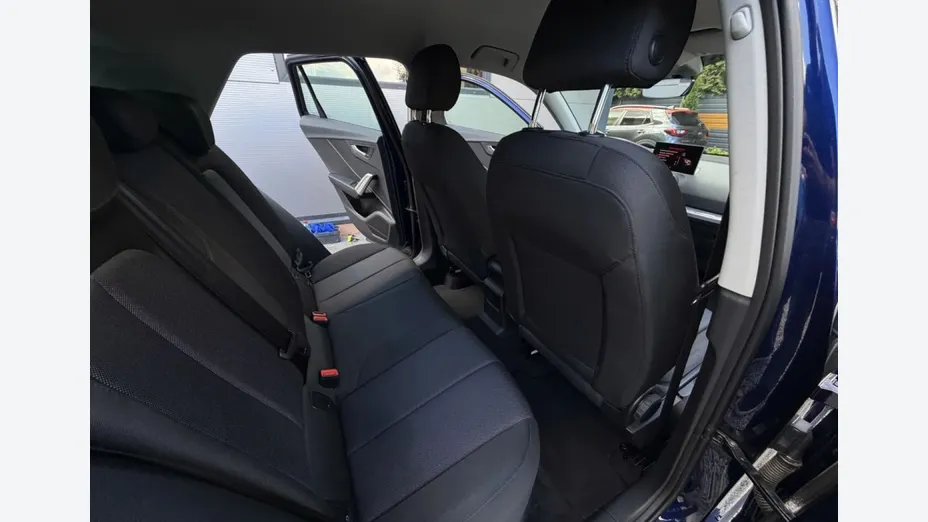 AUDI Q2 -