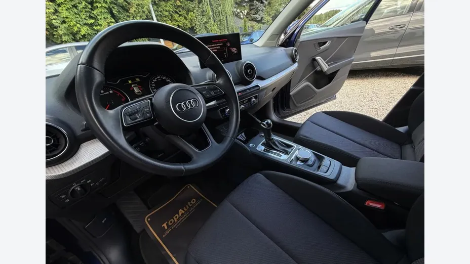 AUDI Q2 -