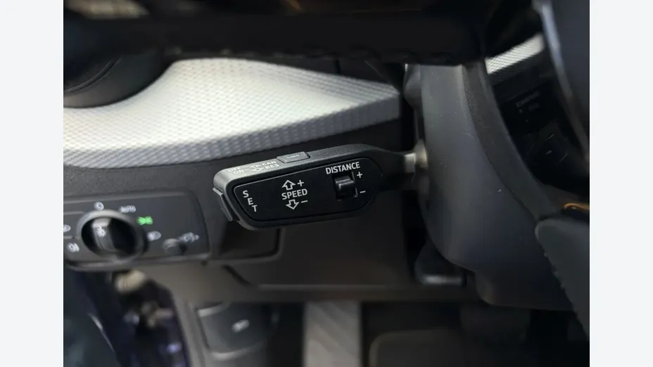 AUDI Q2 -