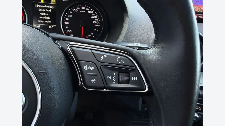 AUDI Q2 -