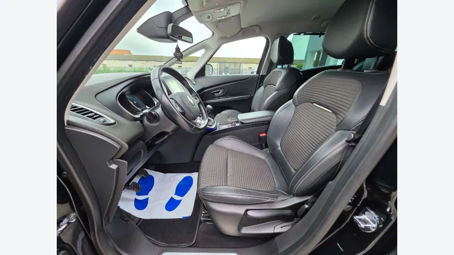 RENAULT Grand Scenic -