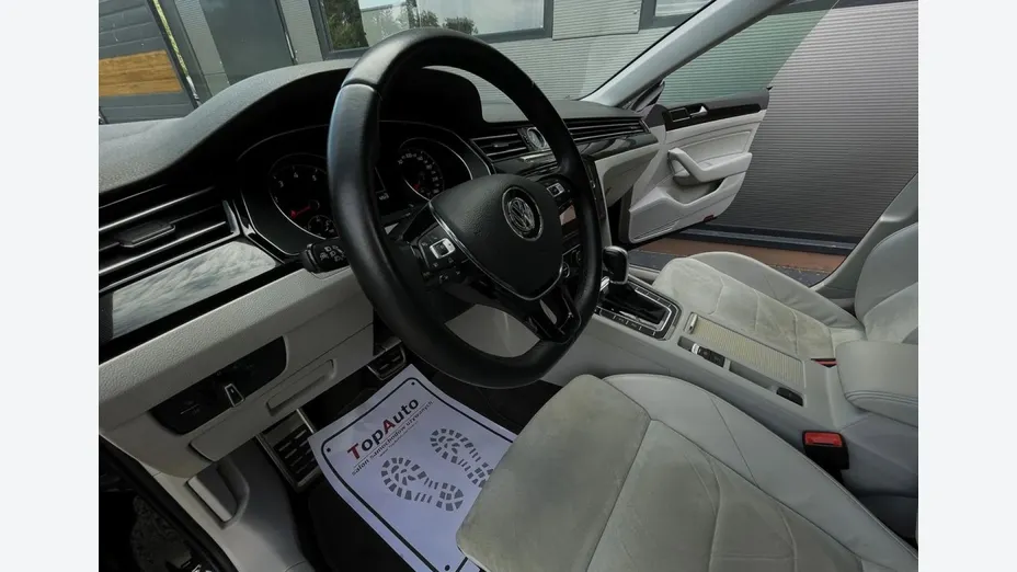 VOLKSWAGEN Arteon -