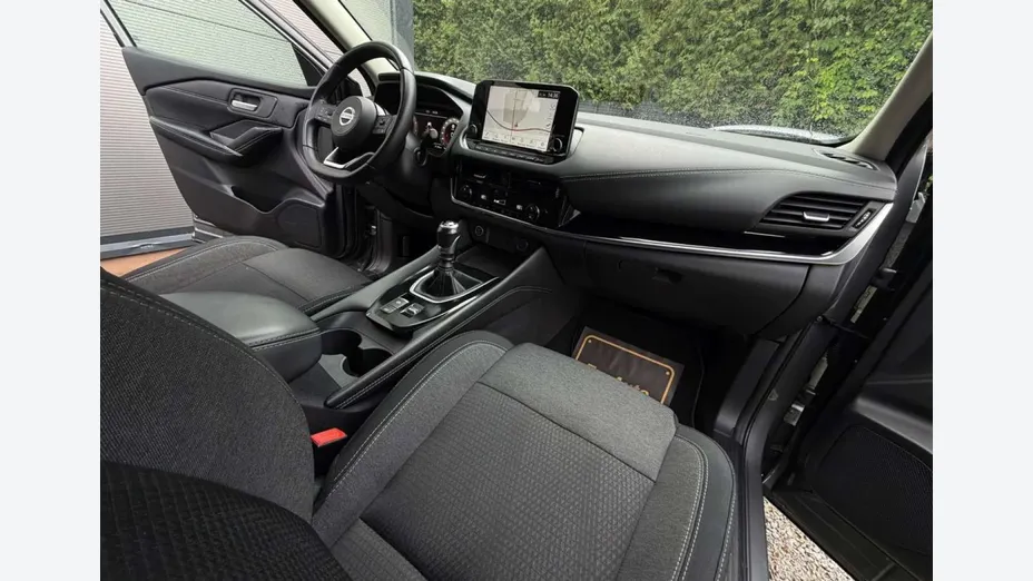 NISSAN Qashqai -