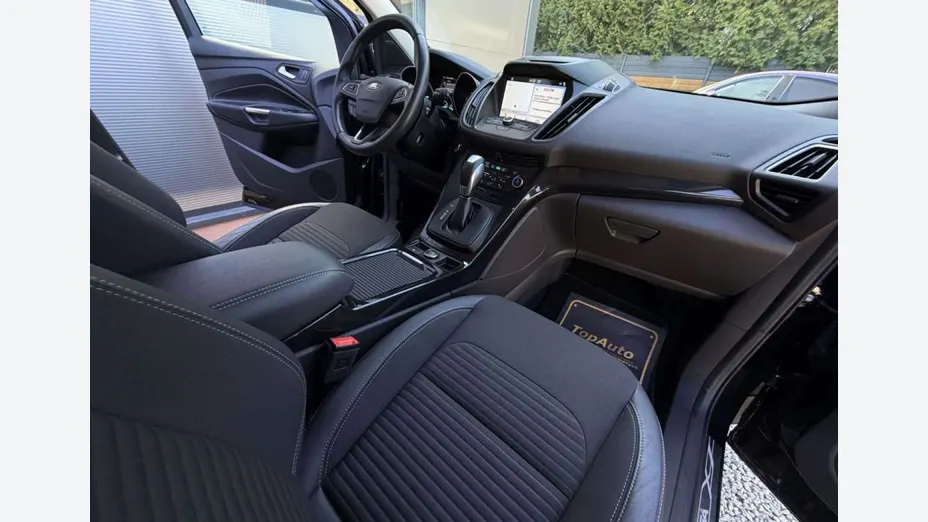 FORD Kuga -