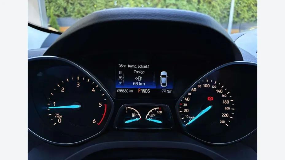 FORD Kuga -