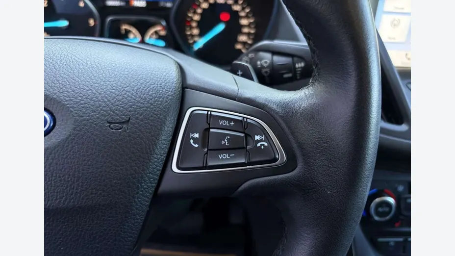 FORD Kuga -