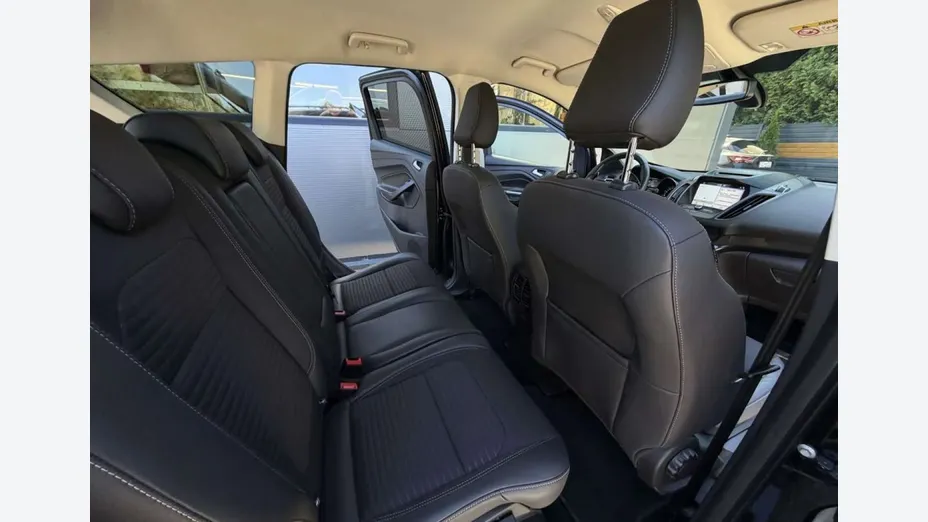 FORD Kuga -