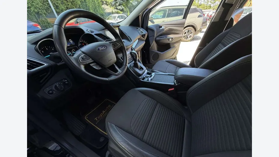 FORD Kuga -