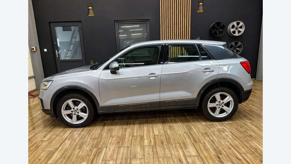 AUDI Q2 -