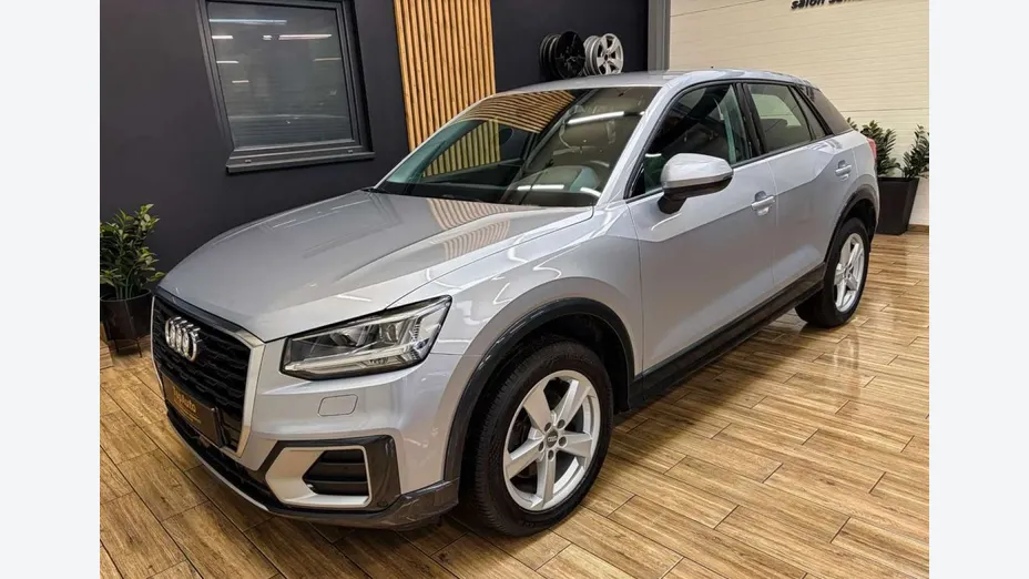 AUDI Q2 -