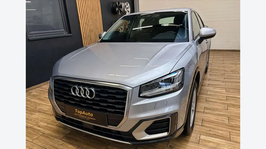 AUDI Q2 -