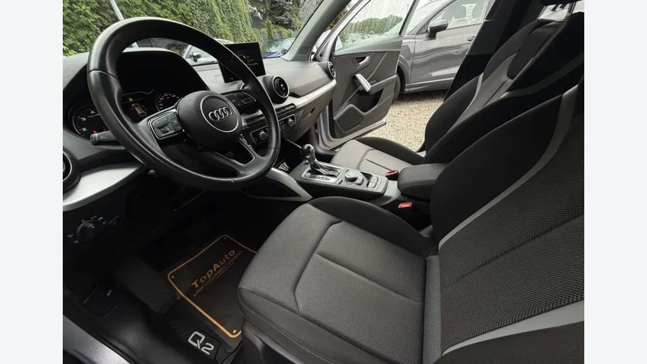 AUDI Q2 -
