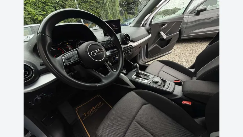 AUDI Q2 -