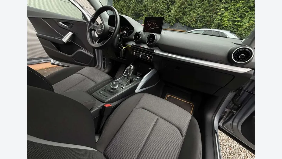 AUDI Q2 -