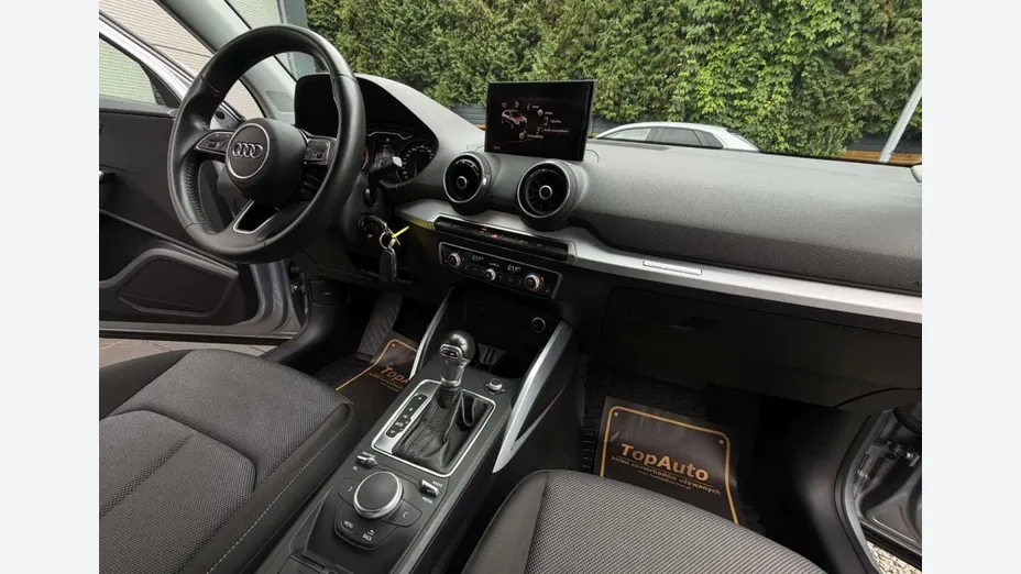 AUDI Q2 -