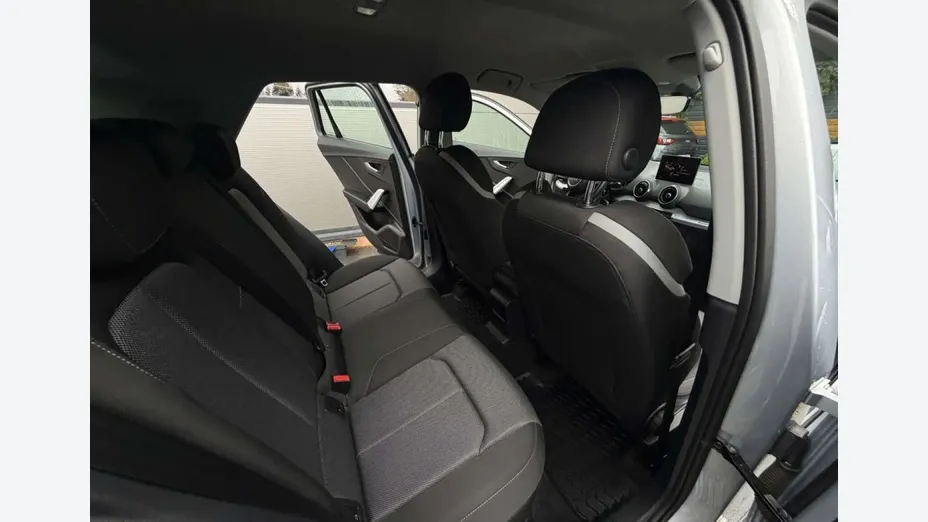 AUDI Q2 -