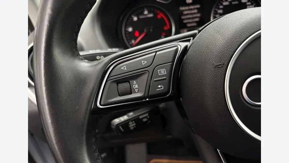 AUDI Q2 -