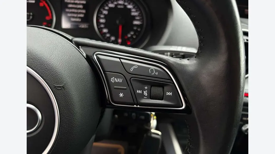 AUDI Q2 -