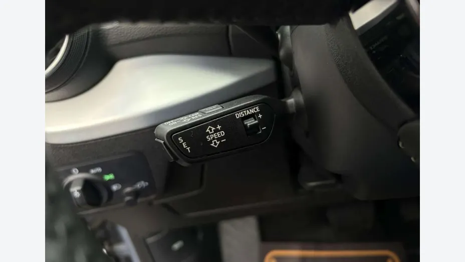 AUDI Q2 -