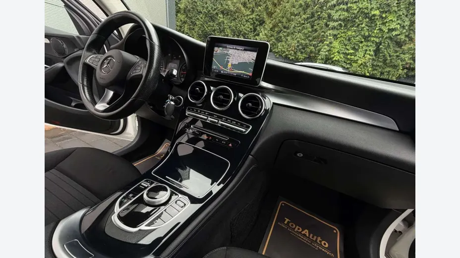MERCEDES-BENZ GLC -