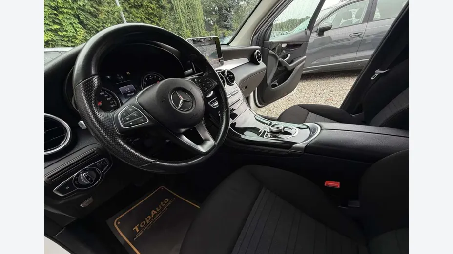 MERCEDES-BENZ GLC -