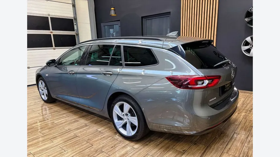 OPEL Insignia -