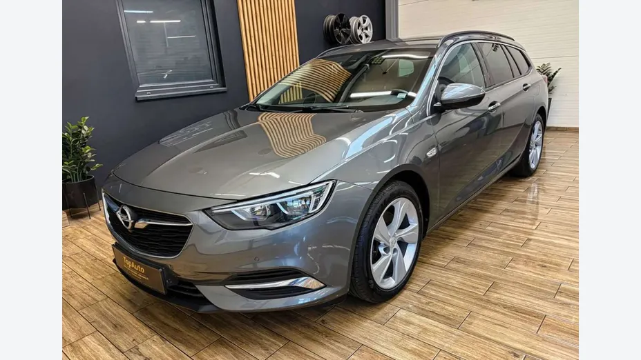 OPEL Insignia -