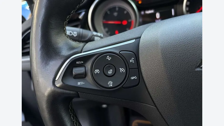 OPEL Insignia -